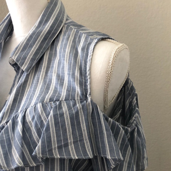 William b button up cut out shoulder top - Picture 3 of 4